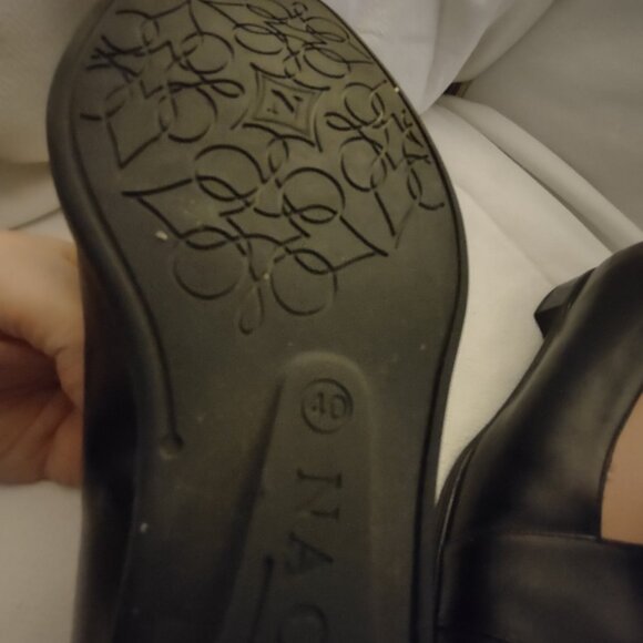 Naot Leather Pumps - sz. 40 - Picture 3 of 3